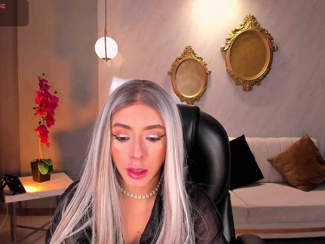 IsabellaMoreau's BongaCams show and profile