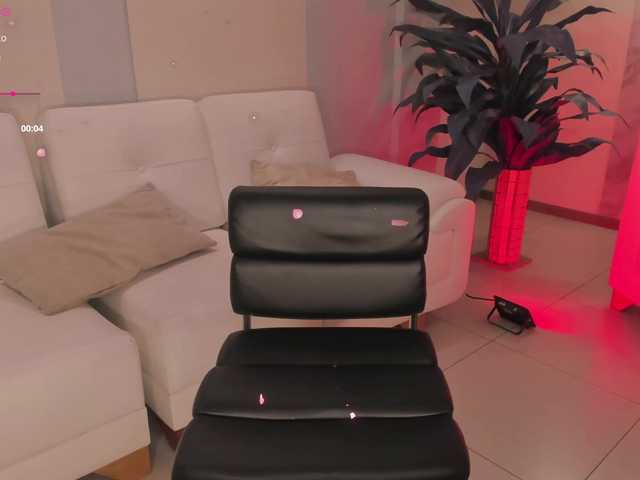 IsabellaMoreau's BongaCams show and profile