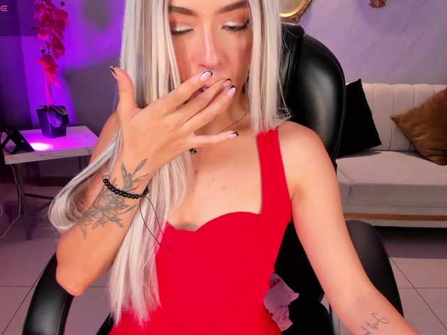 IsabellaMoreau's BongaCams show and profile