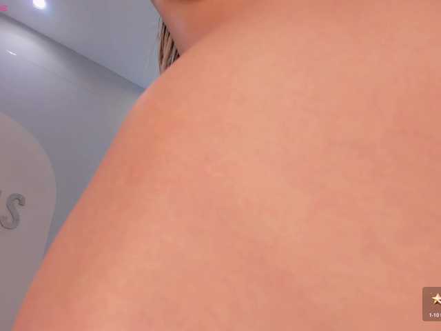 IsabellaMoreau's BongaCams show and profile