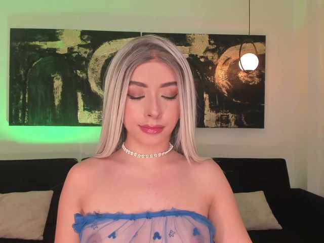 IsabellaMoreau's BongaCams show and profile