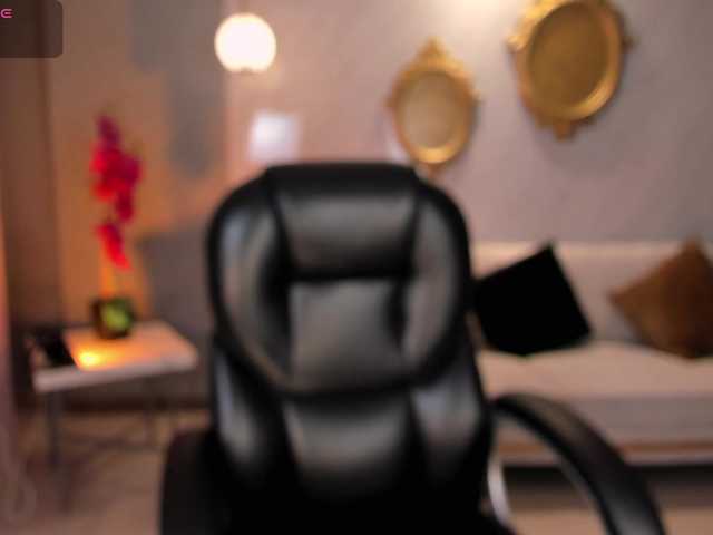 IsabellaMoreau's BongaCams show and profile