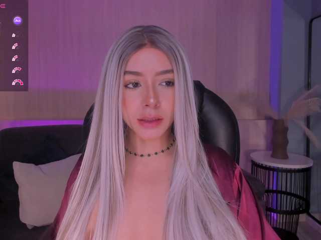 IsabellaMoreau's BongaCams show and profile