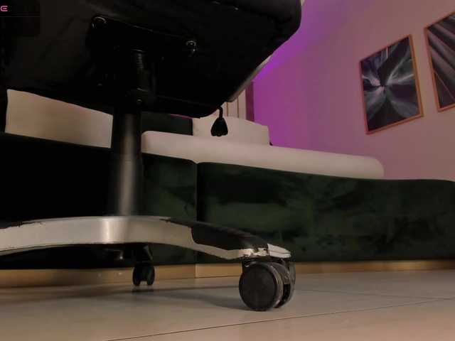 IsabellaMoreau's BongaCams show and profile