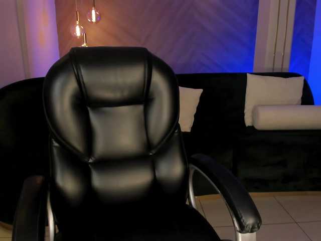 IsabellaMoreau's BongaCams show and profile