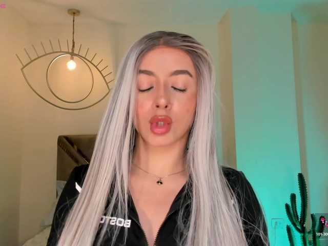 IsabellaMoreau's BongaCams show and profile