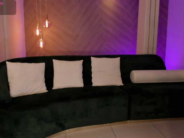 IsabellaMoreau's BongaCams show and profile