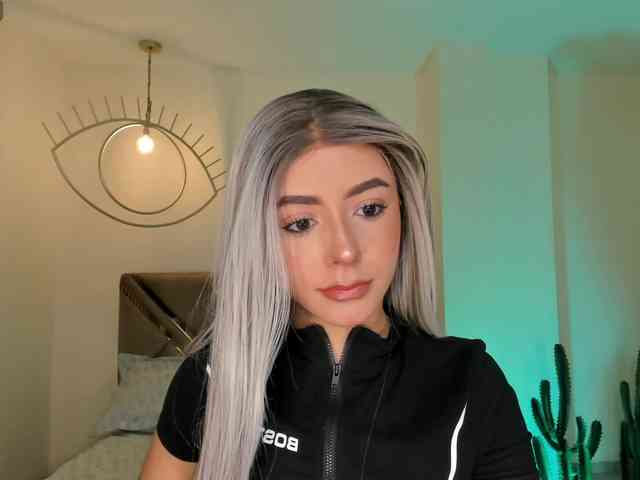 IsabellaMoreau webcam