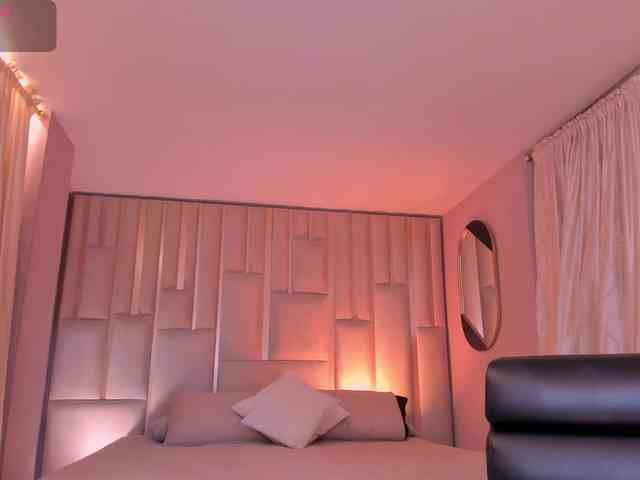 IsabellaMoreau webcam