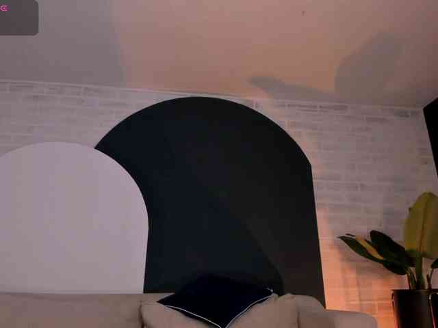 IsabellaMoreau webcam