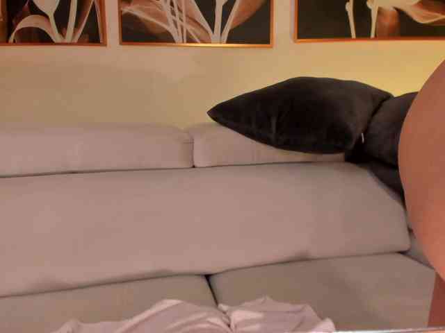 IsabellaMoreau webcam