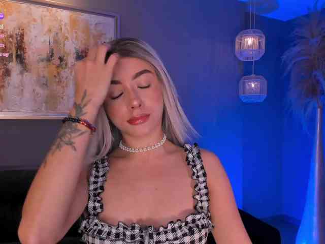 IsabellaMoreau webcam