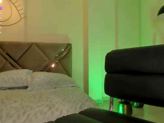 IsabellaMoreau webcam