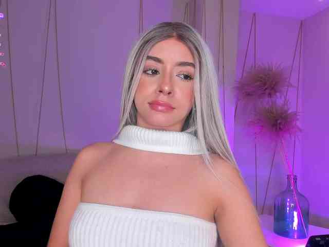 IsabellaMoreau webcam