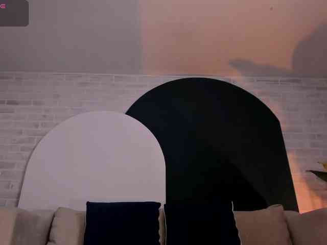 IsabellaMoreau webcam