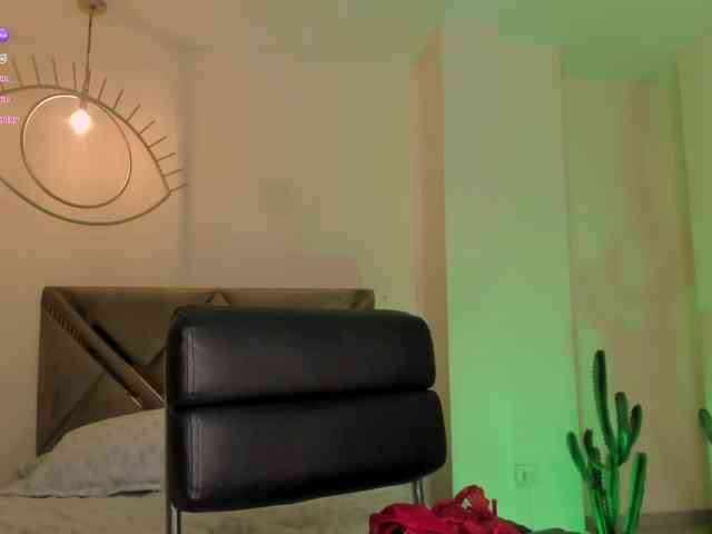 IsabellaMoreau webcam