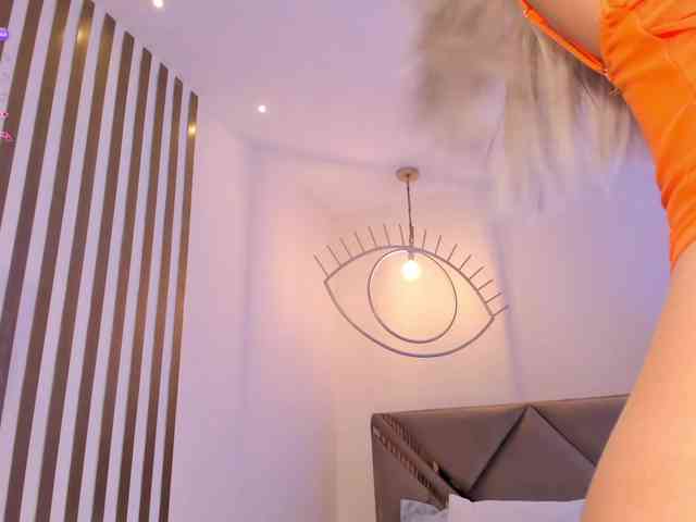 IsabellaMoreau webcam