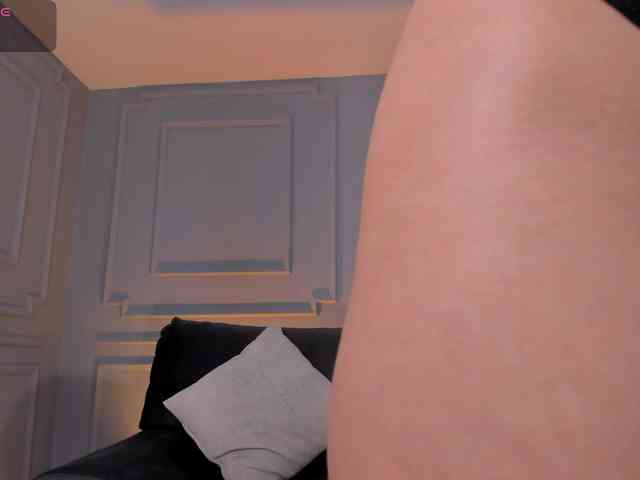 IsabellaMoreau webcam