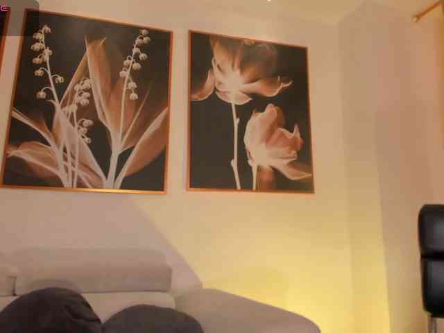 IsabellaMoreau webcam