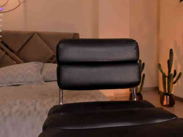 IsabellaMoreau webcam