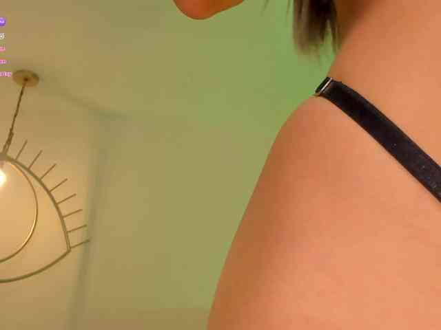 IsabellaMoreau webcam