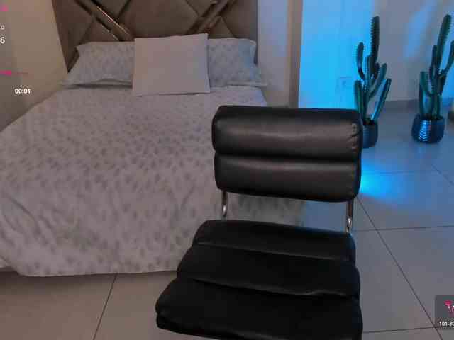 IsabellaMoreau webcam