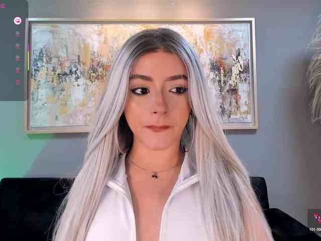 IsabellaMoreau webcam