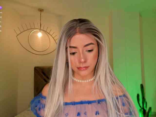 IsabellaMoreau webcam