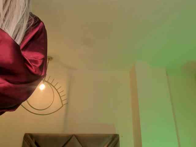 IsabellaMoreau webcam