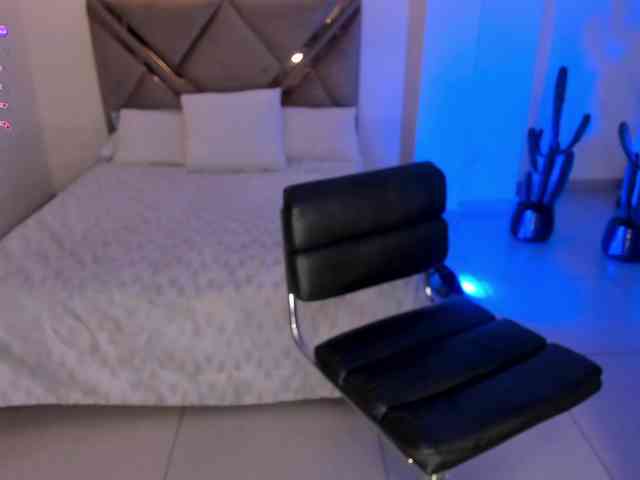 IsabellaMoreau webcam