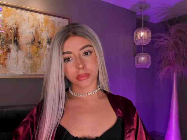 IsabellaMoreau webcam