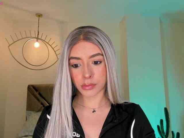 IsabellaMoreau webcam