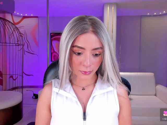IsabellaMoreau Live Webcam on BongaCams