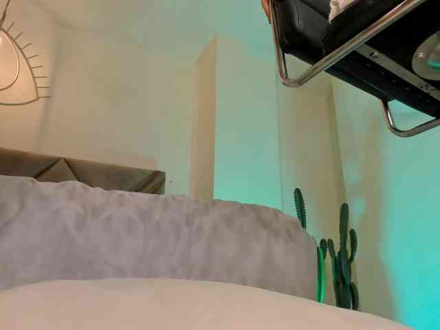 IsabellaMoreau webcam