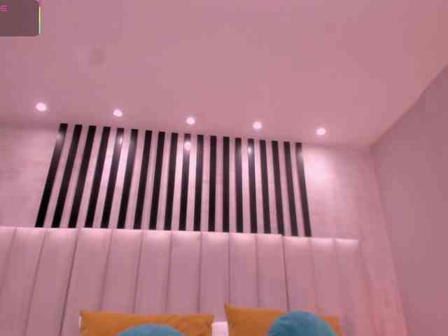 IsabellaMoreau webcam