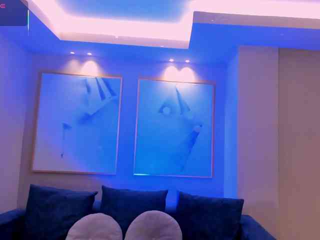 IsabellaMoreau webcam