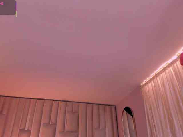 IsabellaMoreau webcam