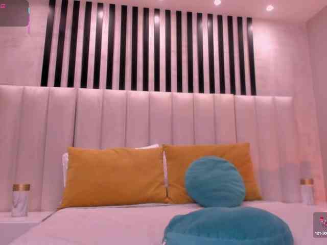 IsabellaMoreau webcam