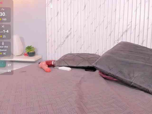 Saori-Lee- webcam