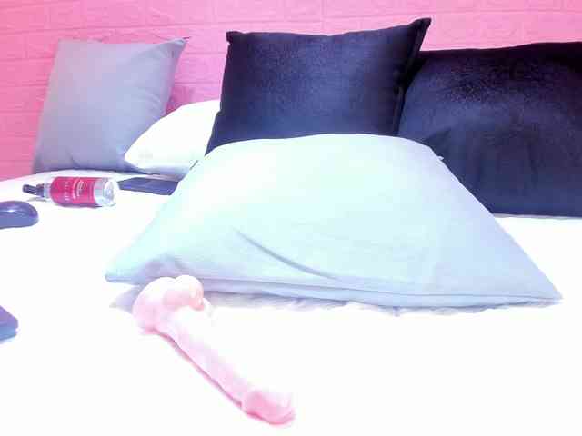 Saori-Lee- webcam