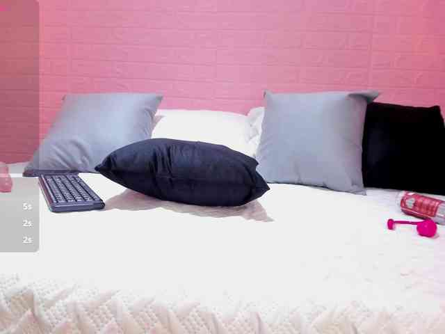 Saori-Lee- webcam