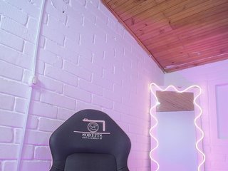 Lauxury-tay Porn Show