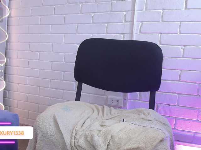 Lauxury-tay webcam