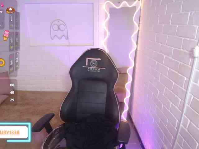Lauxury-tay webcam