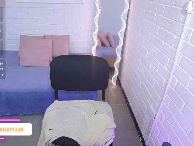 Lauxury-tay webcam