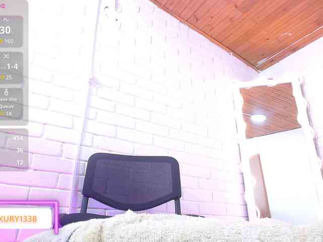 Lauxury-tay webcam