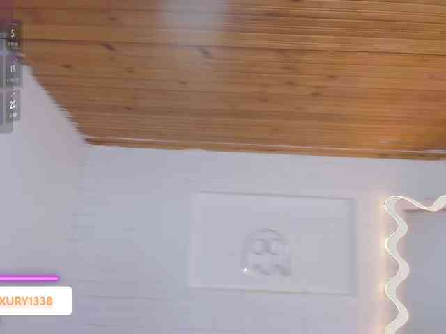 Lauxury-tay webcam