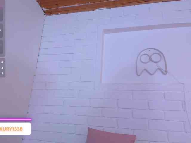 Lauxury-tay webcam