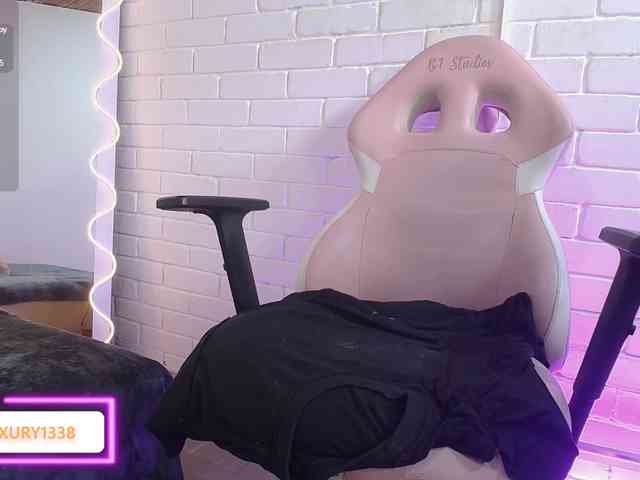 Lauxury-tay webcam