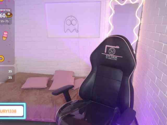 Lauxury-tay webcam